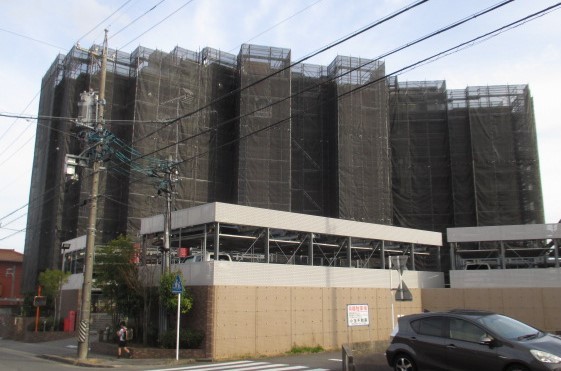 施工中 マンション外観