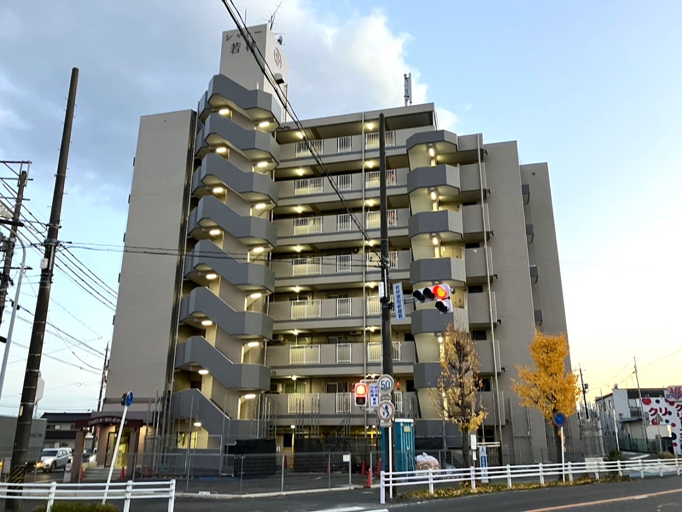 足場解体完了まであと少し!