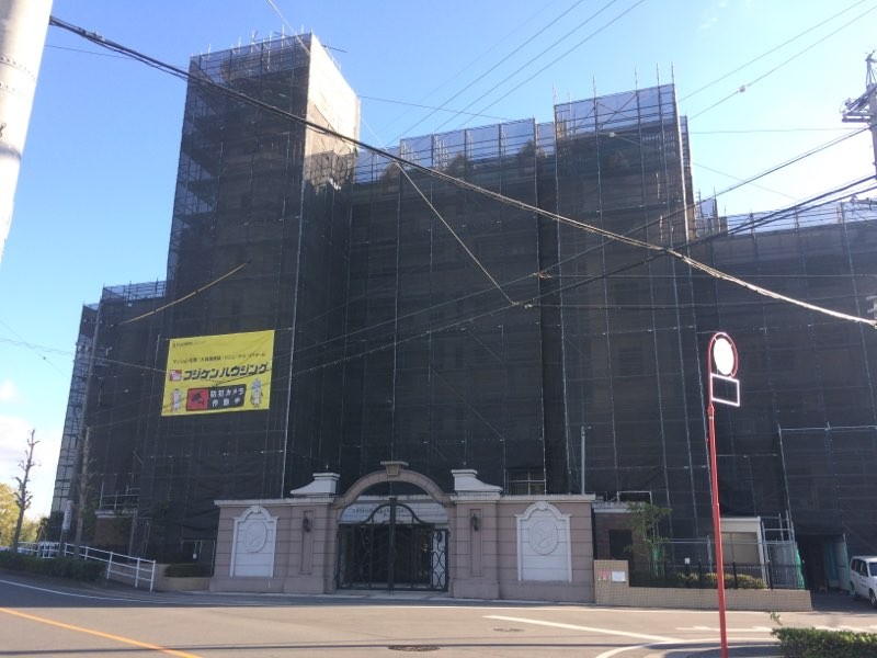 施工中 マンション外観